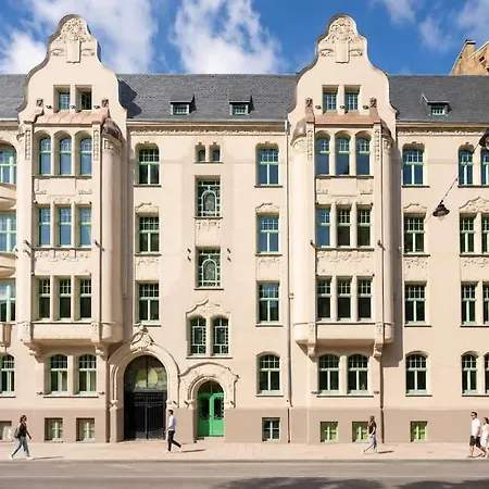 Sheffel Courtyard Residences - Grand Appartement *