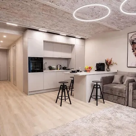 Sheffel Courtyard Residences - Grand *