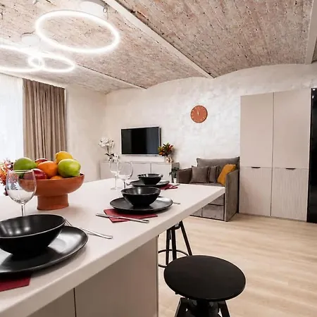 Sheffel Courtyard Residences - Grand Appartement